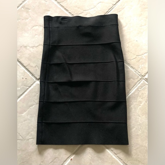 BCBG MaxAzria | Black Bodycon Casual Skirt Small Pull On EUC - Picture 3 of 5